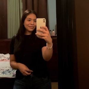 Meet your Posher, Vanessa